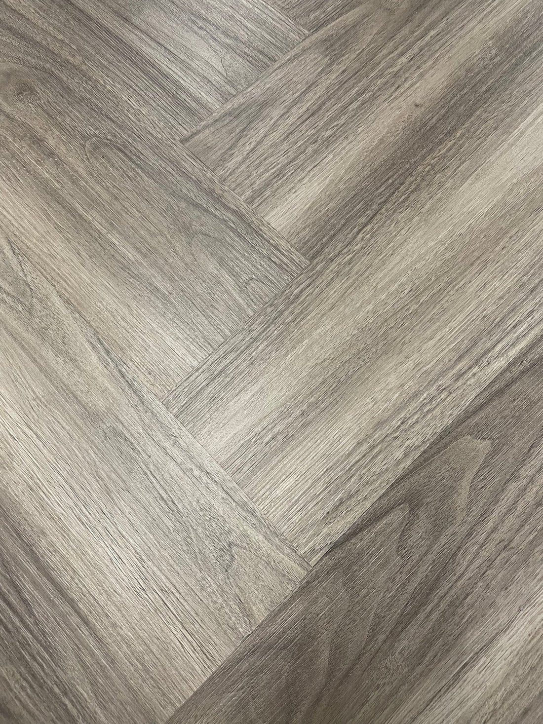 Realistic Wood Style Vinyl Tiles–LVT Flooring for Kitchen&Living Rooms