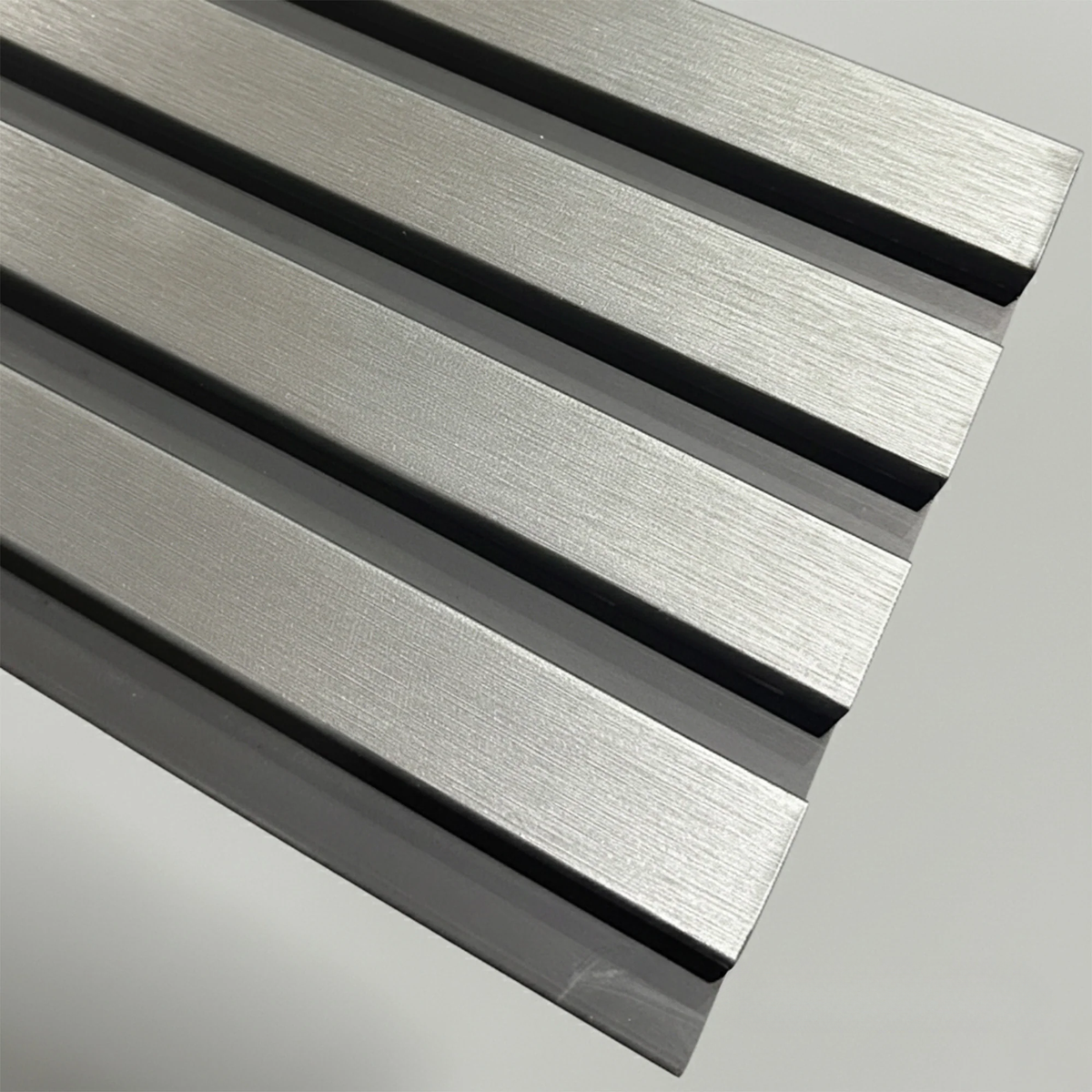WPC 3D SLAT Wall Panels 235×15.2cm (SET of 14) – Silver Chrome